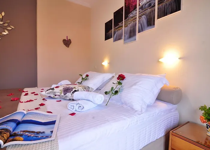 Rolandos Apartments